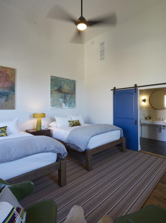 Kinn Guesthouse Bay View Μιλγουόκι Εξωτερικό φωτογραφία